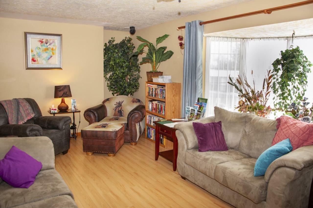 Tiga Bed And Breakfast Yellowknife Ngoại thất bức ảnh