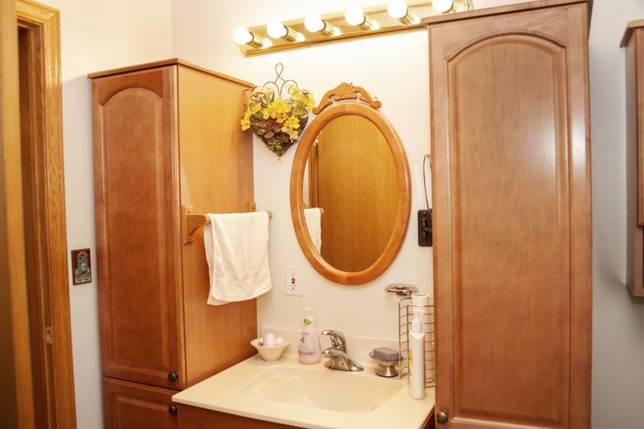 Tiga Bed And Breakfast Yellowknife Ngoại thất bức ảnh